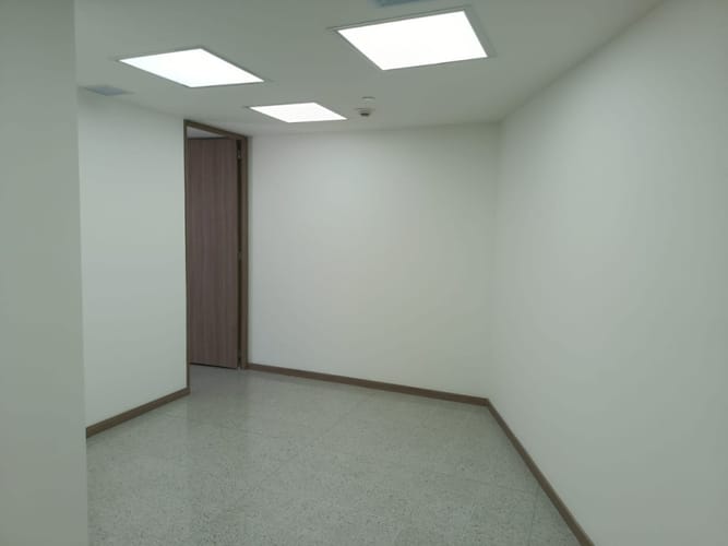 Consultorio en arriendo en Milla De Oro, Medellín, 35 m² · foto 4 de 12
