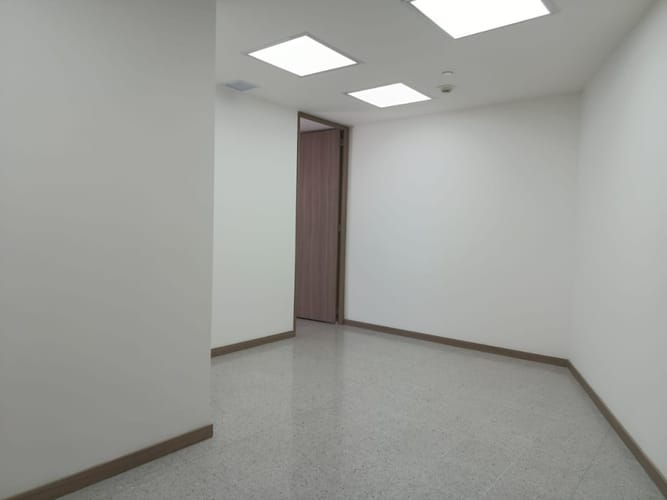 Consultorio en arriendo en Milla De Oro, Medellín, 35 m² · foto 8 de 12