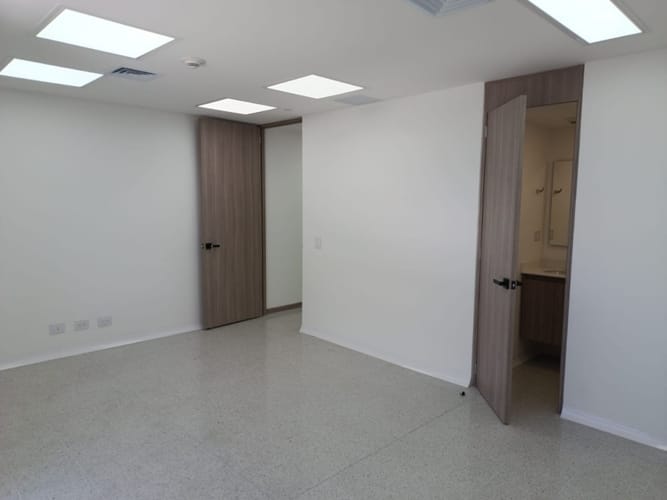 Consultorio en arriendo en Milla De Oro, Medellín, 35 m² · foto 9 de 12