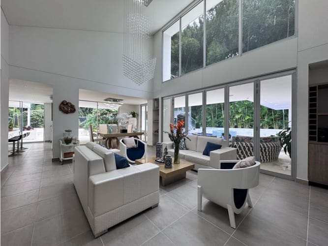 Casa de 3 alcobas en venta en Ciudad Country, Jamundí, 412 m² · foto 3 de 24