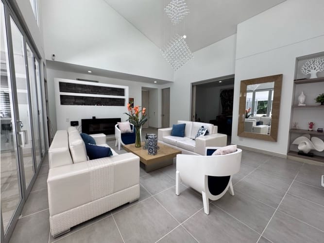 Casa de 3 alcobas en arriendo en Ciudad Country, Jamundí, 412 m² · foto 4 de 24