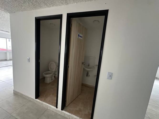 Local en venta en Centro, Armenia, 310 m² · foto 16 de 24