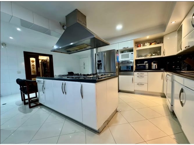 Casa de 5 alcobas en venta en Santa Ana Oriental, Bogotá, 620 m² · foto 8 de 15