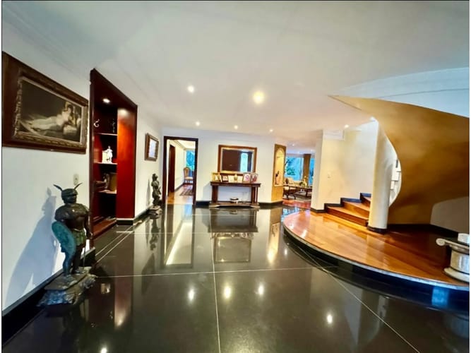 Casa de 5 alcobas en venta en Santa Ana Oriental, Bogotá, 620 m² · foto 9 de 15