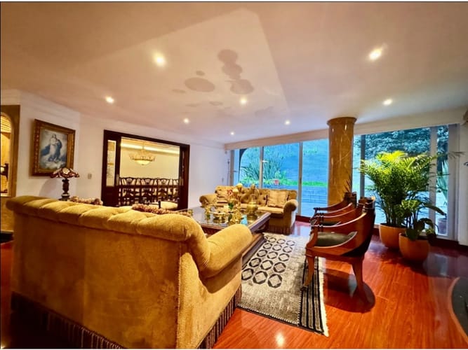 Casa de 5 alcobas en venta en Santa Ana Oriental, Bogotá, 620 m² · foto 13 de 15