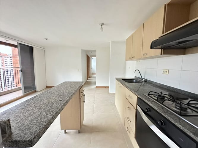 Apartamento de 3 alcobas en venta en San Remo, Sabaneta, 75 m² · foto 3 de 22