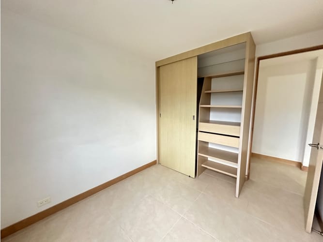 Apartamento de 3 alcobas en venta en San Remo, Sabaneta, 75 m² · foto 14 de 22