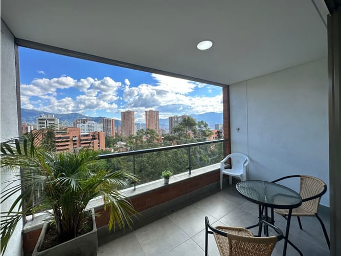 Apartamento de 2 alcobas en venta en El Poblado, Medellín, 92 m² · foto 2 de 22