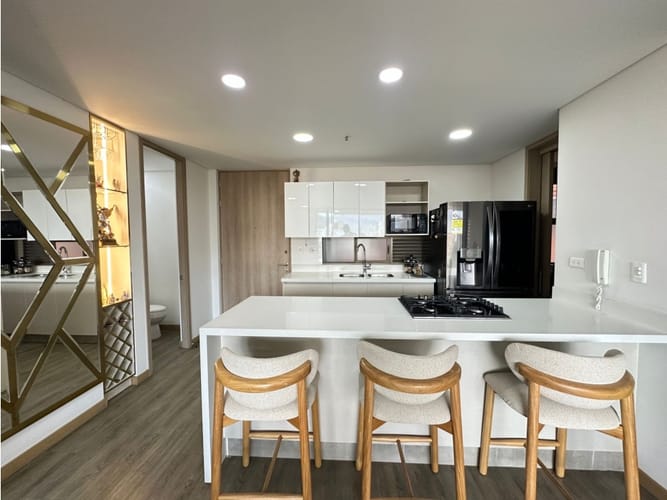 Apartamento de 2 alcobas en venta en El Poblado, Medellín, 92 m² · foto 5 de 22