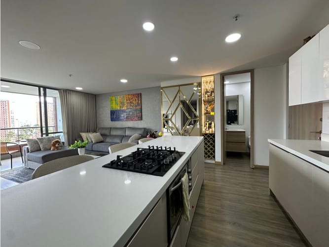 Apartamento de 2 alcobas en venta en El Poblado, Medellín, 92 m² · foto 9 de 22