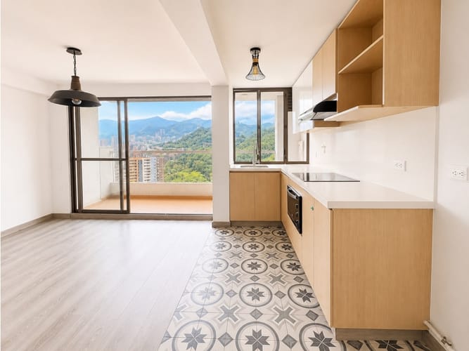 Apartamento de 3 alcobas en venta en Tres Esquinas, Sabaneta, 75 m² · foto 2 de 23
