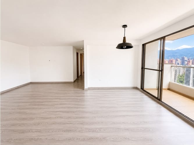 Apartamento de 3 alcobas en venta en Tres Esquinas, Sabaneta, 75 m² · foto 3 de 23