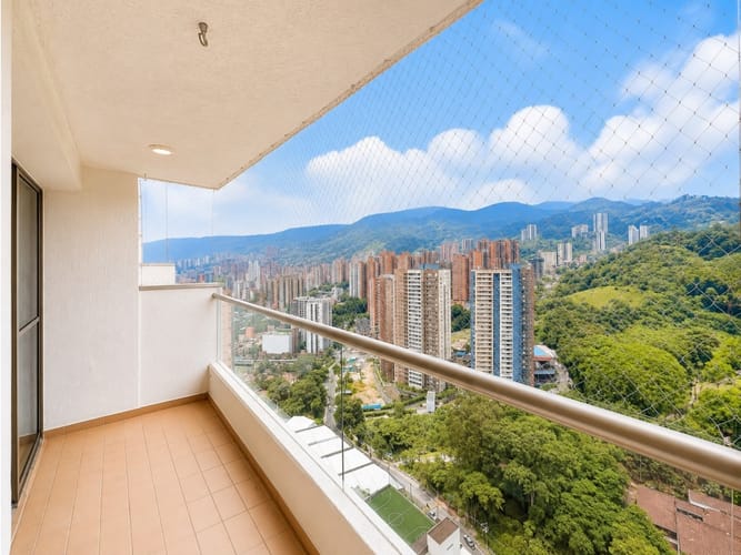 Apartamento de 3 alcobas en venta en Tres Esquinas, Sabaneta, 75 m² · foto 5 de 23