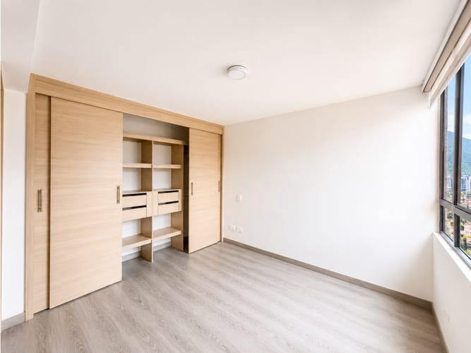 Apartamento de 3 alcobas en venta en Tres Esquinas, Sabaneta, 75 m² · foto 10 de 23