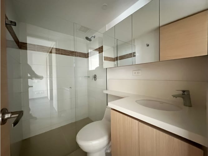 Apartamento de 3 alcobas en venta en Tres Esquinas, Sabaneta, 75 m² · foto 11 de 23