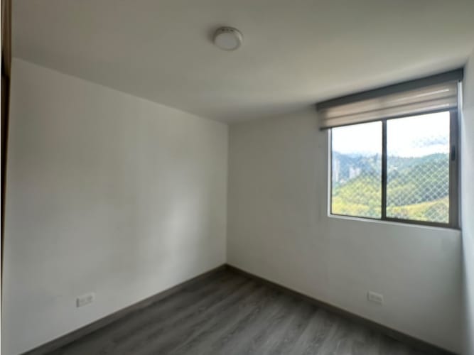 Apartamento de 3 alcobas en venta en Tres Esquinas, Sabaneta, 75 m² · foto 12 de 23