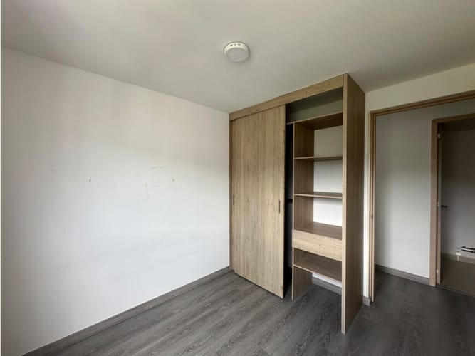 Apartamento de 3 alcobas en venta en Tres Esquinas, Sabaneta, 75 m² · foto 15 de 23