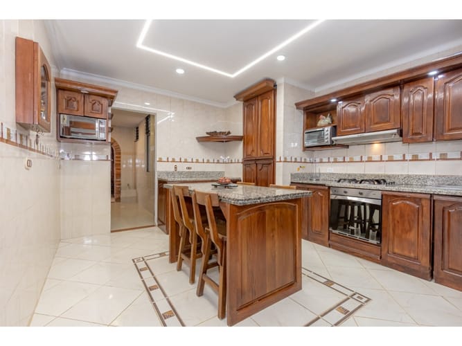 Casa de 4 alcobas en venta en El Tesoro, Medellín, 425 m² · foto 7 de 22