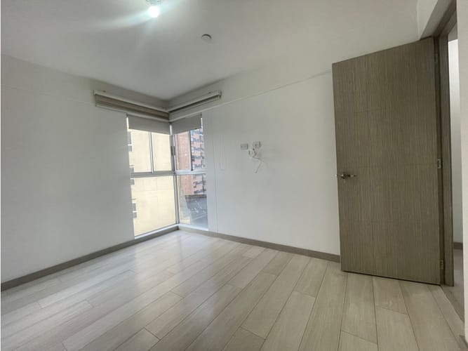 Apartamento de 3 alcobas en venta en Tres Esquinas, Sabaneta, 75 m² · foto 6 de 14