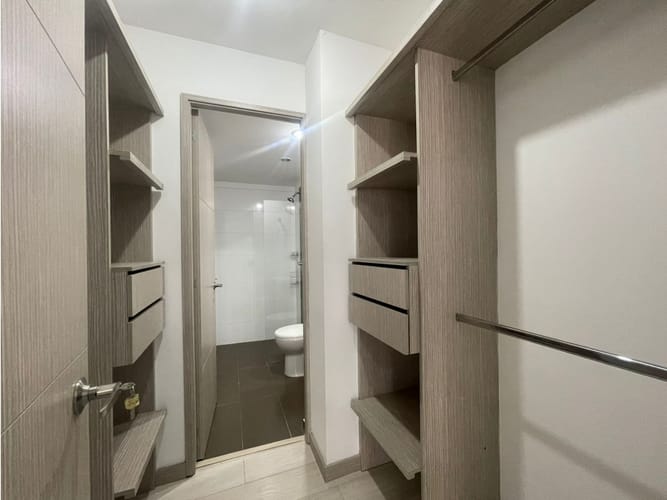 Apartamento de 3 alcobas en venta en Tres Esquinas, Sabaneta, 75 m² · foto 7 de 14