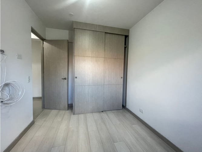 Apartamento de 3 alcobas en venta en Tres Esquinas, Sabaneta, 75 m² · foto 12 de 14