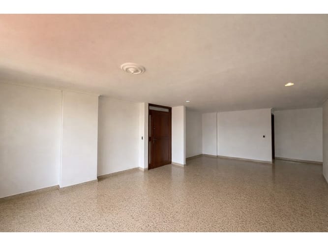 Apartamento de 4 alcobas en arriendo en Las Lomas, Medellín, 145 m² · foto 5 de 24