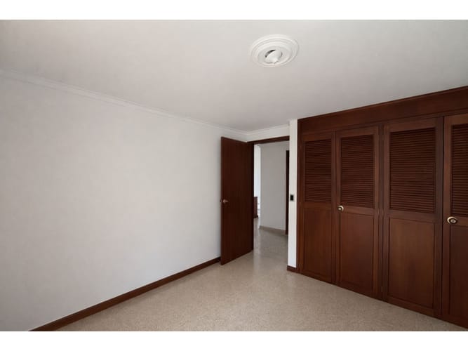 Apartamento de 4 alcobas en arriendo en Las Lomas, Medellín, 145 m² · foto 19 de 24