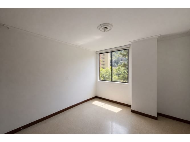 Apartamento de 4 alcobas en arriendo en Las Lomas, Medellín, 145 m² · foto 21 de 24
