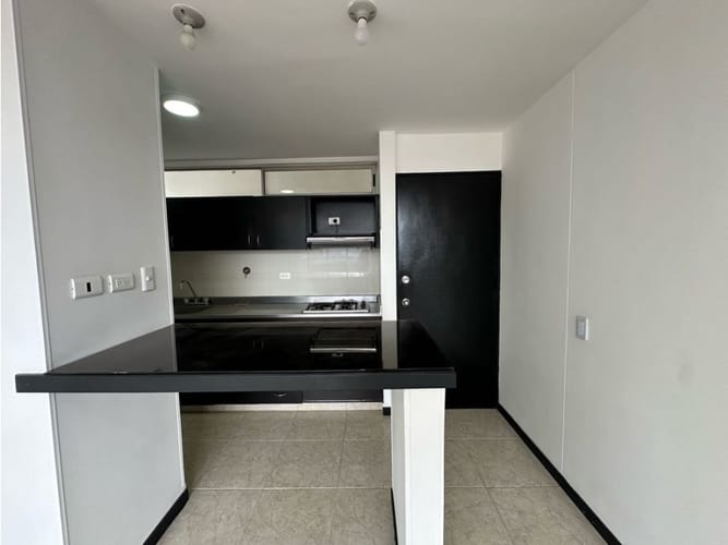 Apartamento de 3 alcobas en venta en Loma De Los Bernal, Medellín, 90 m² · foto 9 de 24
