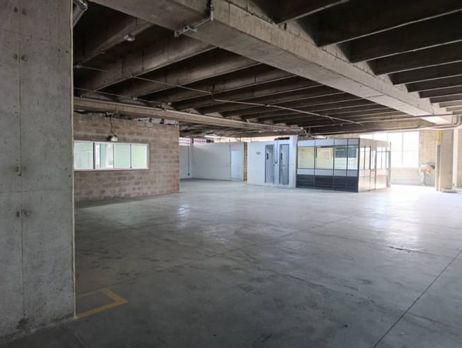 Bodega en arriendo en Suramérica, Itagüí, 580 m² · foto 2 de 21