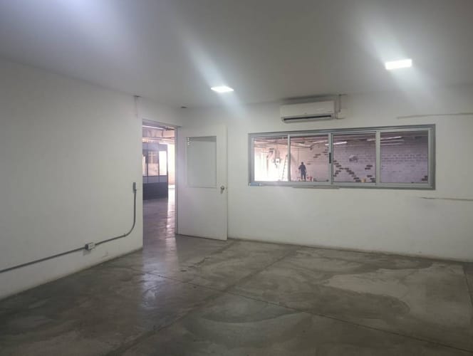 Bodega en arriendo en Suramérica, Itagüí, 580 m² · foto 8 de 21