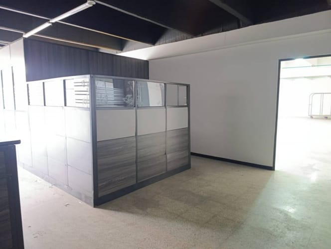 Bodega en arriendo en Suramérica, Itagüí, 212 m² · foto 8 de 17