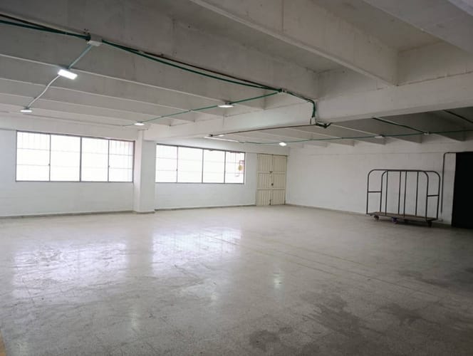 Bodega en arriendo en Suramérica, Itagüí, 212 m² · foto 11 de 17