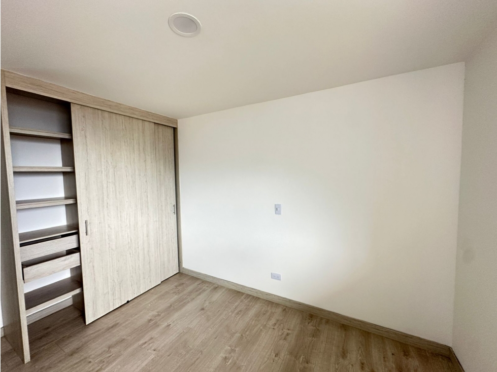 Apartamento en venta en Suramérica, La Estrella · foto 11 de 24