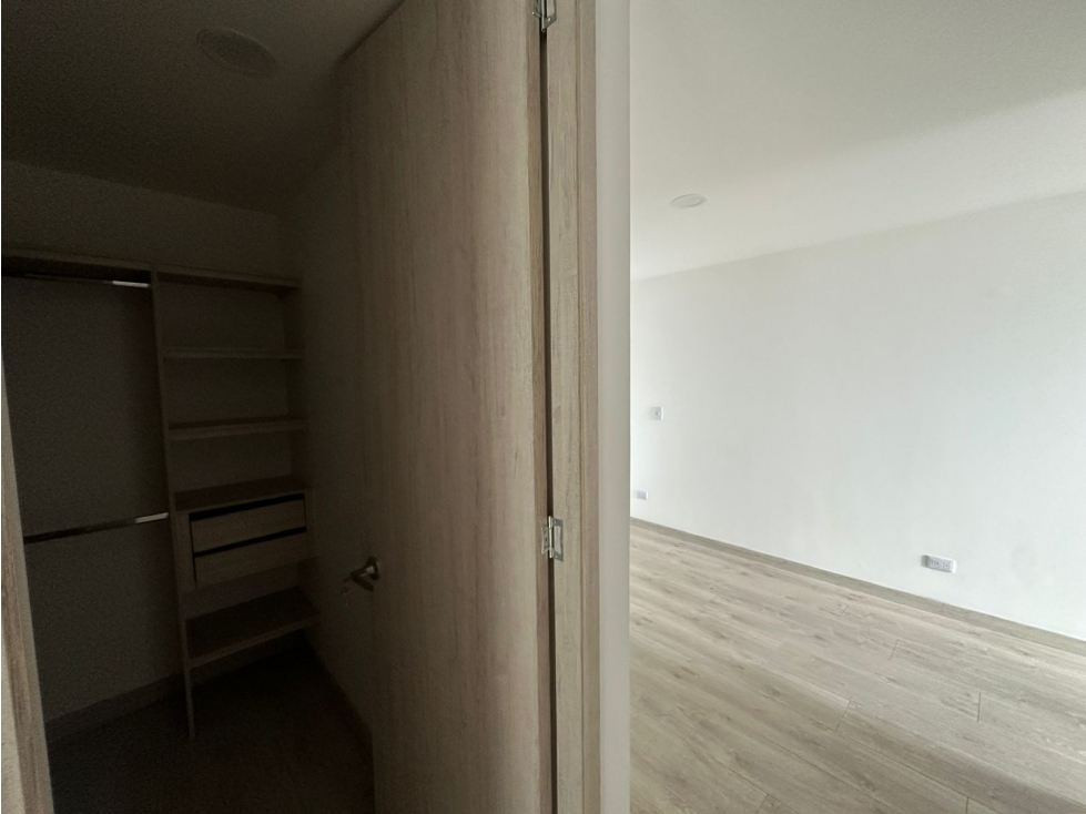 Apartamento en venta en Suramérica, La Estrella · foto 13 de 24