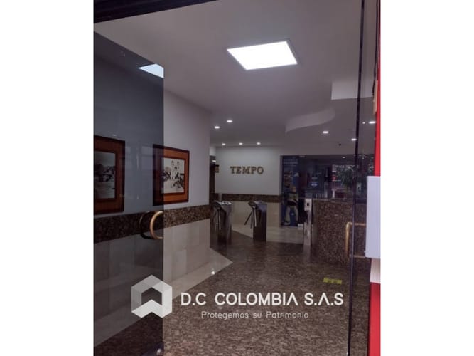 Oficina en venta en El Poblado, Medellín, 144 m² · foto 2 de 5