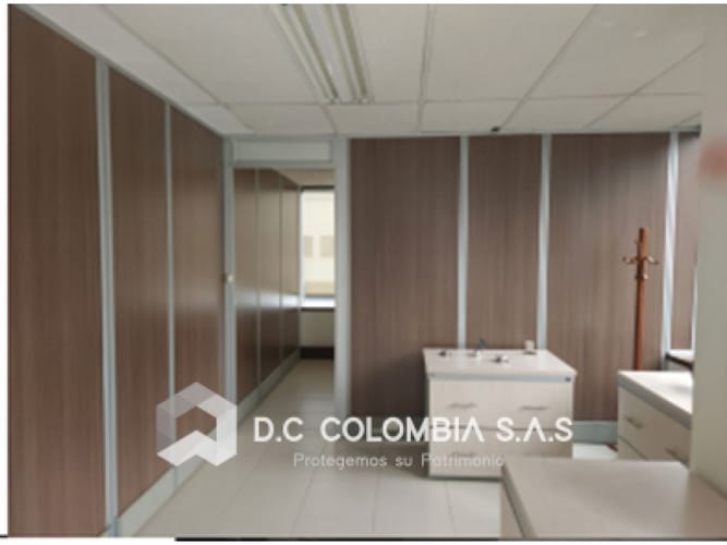 Oficina en venta en El Poblado, Medellín, 144 m² · foto 4 de 5