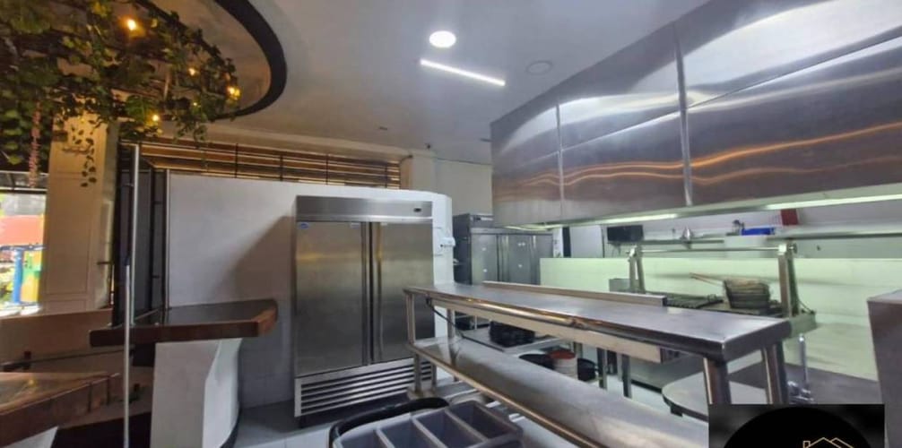 Local en arriendo en El Poblado, Medellín, 390 m² · foto 12 de 19