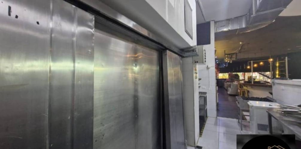 Local en arriendo en El Poblado, Medellín, 390 m² · foto 15 de 19