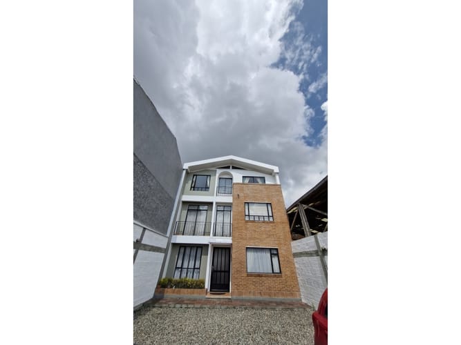 Casa de 7 alcobas en venta en Centro Historico, Chía, 292 m² · foto 3 de 24