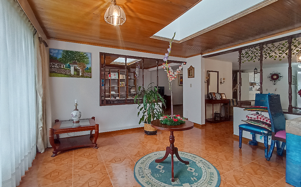 Casa en venta en Niza, Bogotá · foto 4 de 24