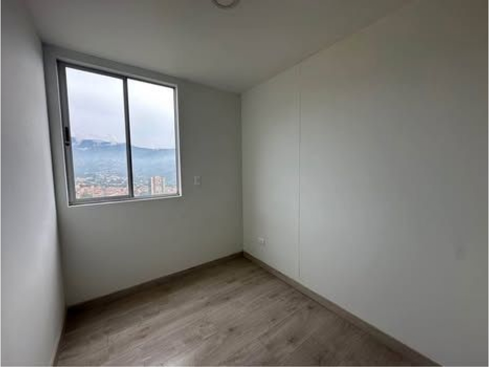 Apartamento en venta en Suramérica, La Estrella · foto 10 de 24