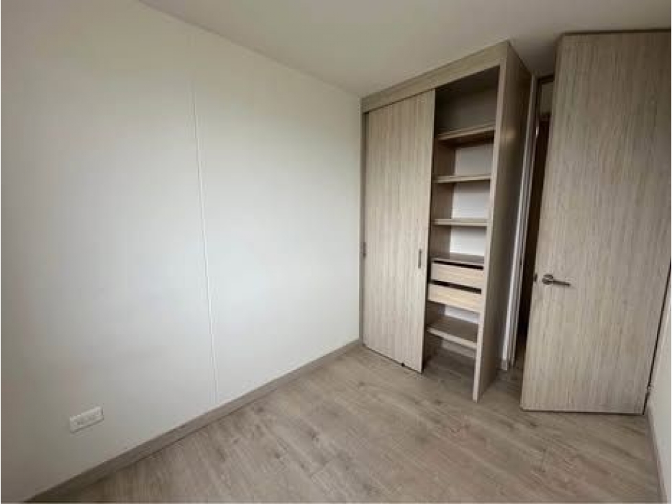 Apartamento en venta en Suramérica, La Estrella · foto 12 de 24