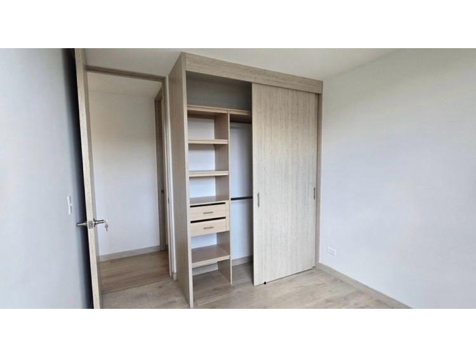 Apartamento en venta en Suramérica, La Estrella · foto 15 de 24