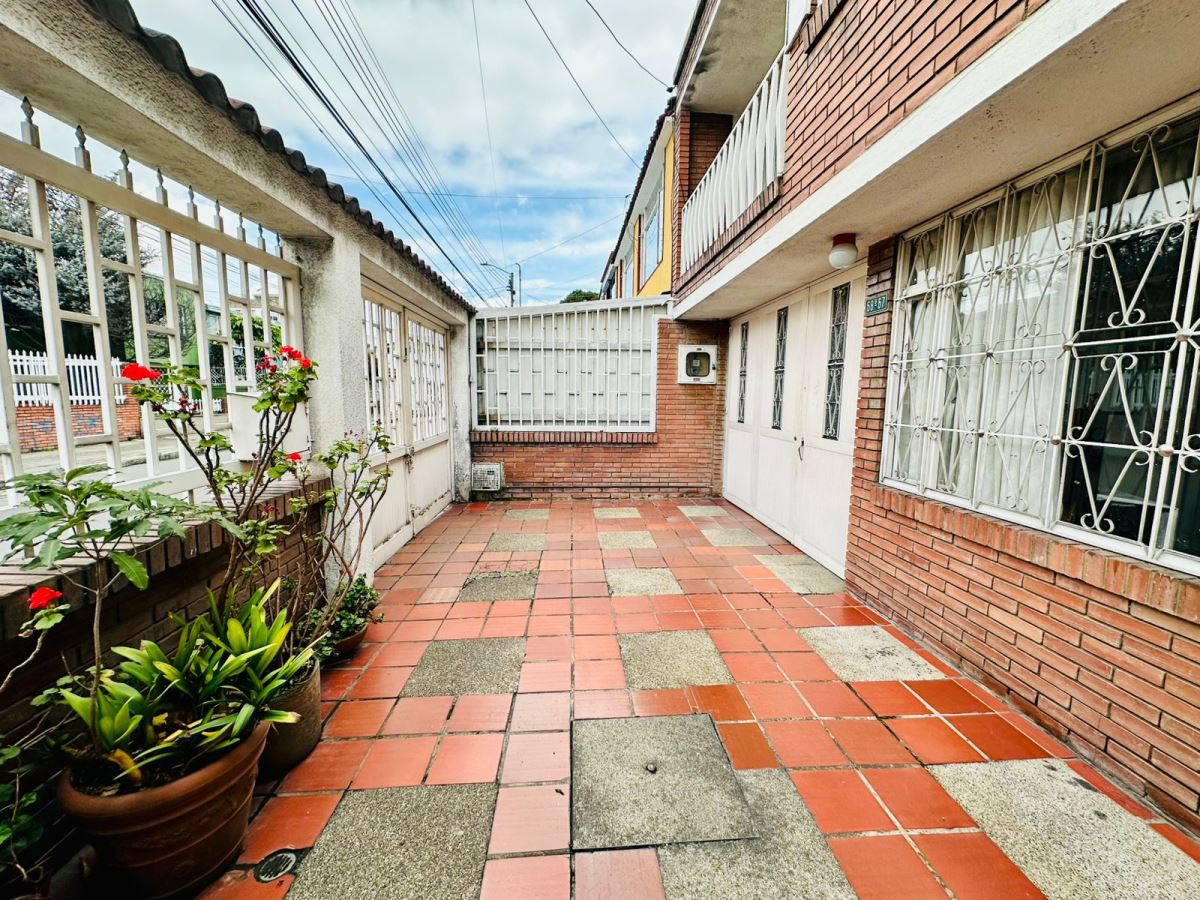 Casa en venta en Engativá, Bogotá · foto 6 de 24
