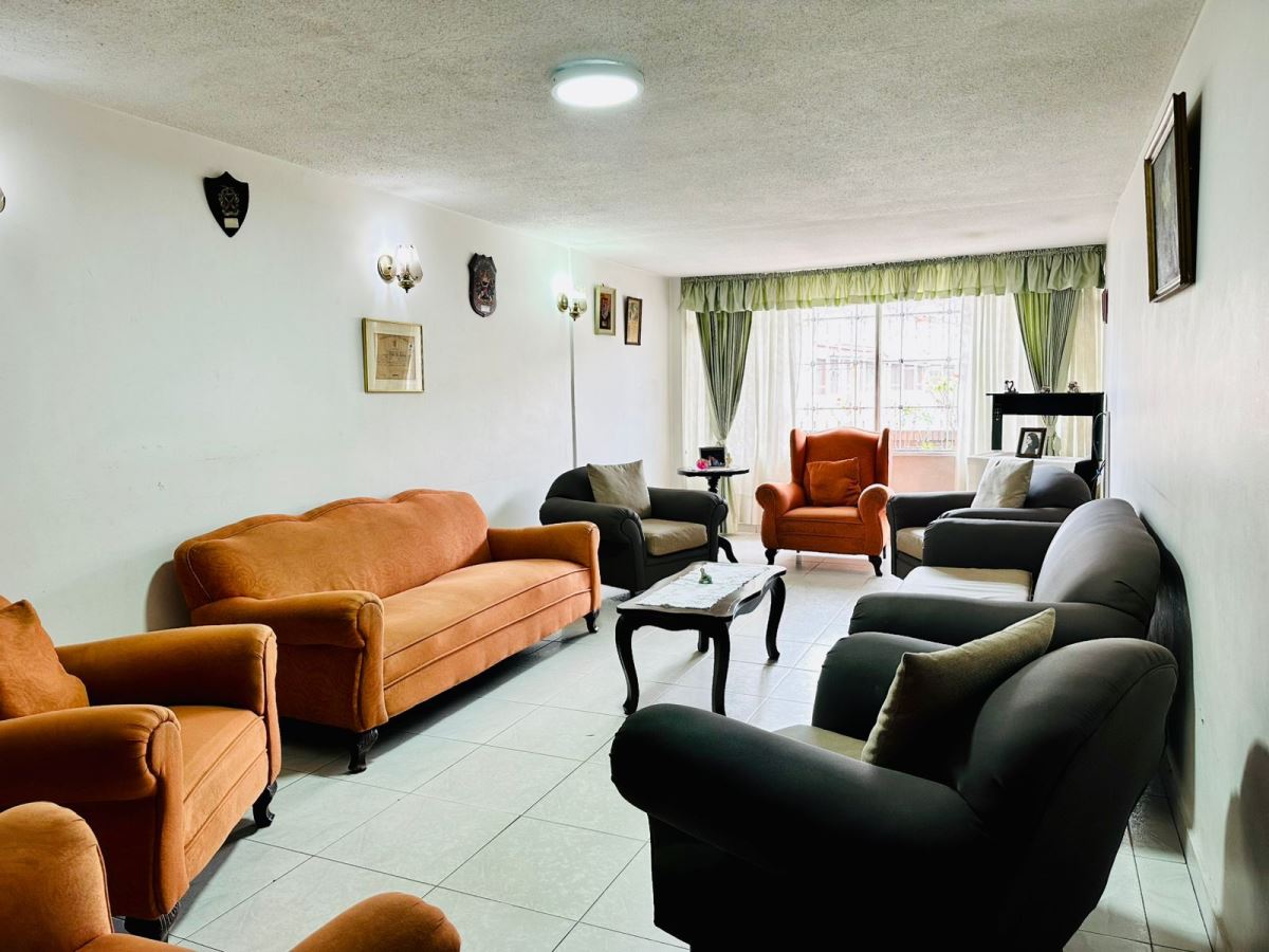 Casa en venta en Engativá, Bogotá · foto 8 de 24