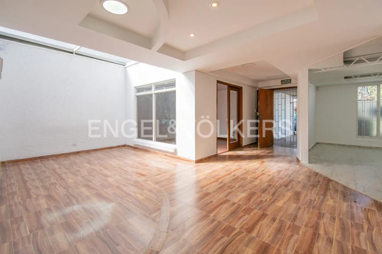 Casa de 4 alcobas en venta en Niza, Bogotá, 392 m² · foto 4 de 17