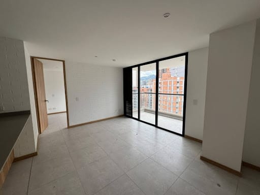 Apartamento de 2 alcobas en arriendo en Prados De Sabaneta, Sabaneta, 66 m² · foto 2 de 12