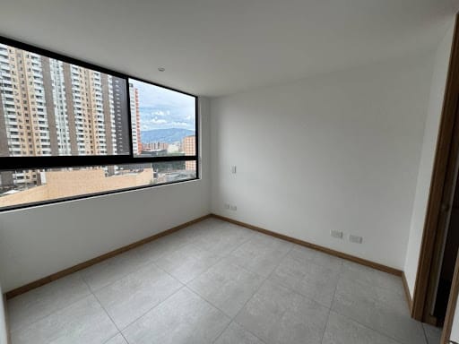 Apartamento de 2 alcobas en arriendo en Prados De Sabaneta, Sabaneta, 66 m² · foto 3 de 12