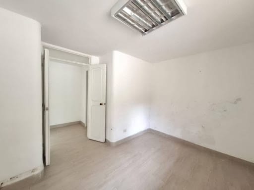 Casa de 6 alcobas en arriendo en Loma Del Campestre, Medellín, 300 m² · foto 15 de 24